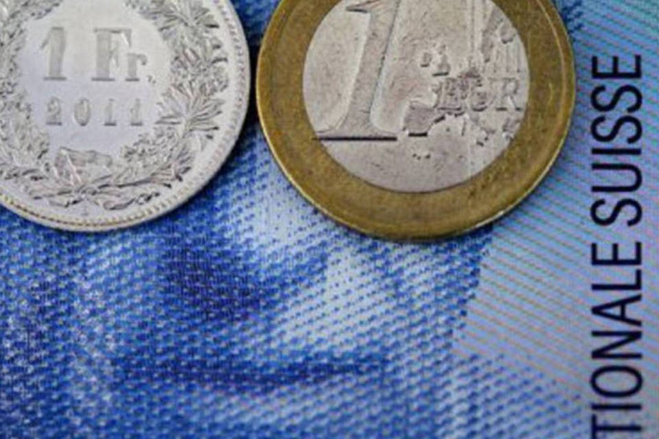 Suíça fixa cotação mínima do euro a 1,20 franco suíço