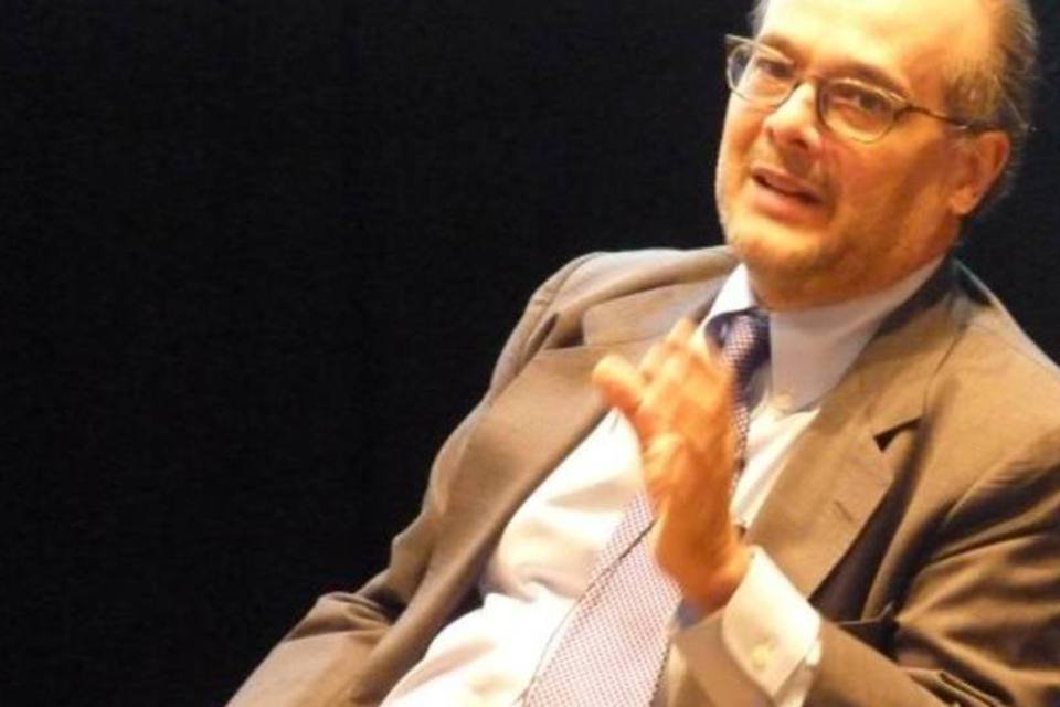 “Política fiscal está errada”, diz Gustavo Franco