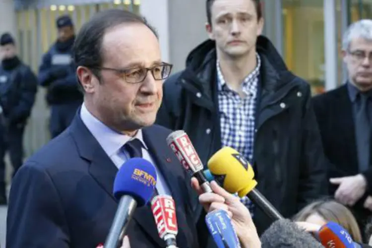 
	Fran&ccedil;ois Hollande: presidente anunciou envio dias ap&oacute;s ataques terroristas em Paris, em janeiro
 (Thomas Samson/AFP)