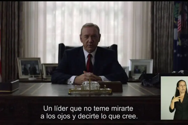 
	Frank Underwood da s&eacute;rie House of Cards em &quot;v&iacute;deo de campanha&quot;: desde o m&ecirc;s passado as redes sociais do programa v&ecirc;m sendo aquecidas com posts e teasers
 (Reprodução/ Twitter)