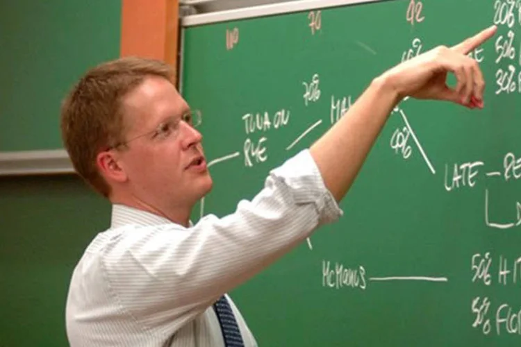 Franz Heukamp, vice-reitor da IESE Business School: " há evidências claras de que o MBA dá acesso a nova perspectivas de carreira" (Divulgação/IESE)
