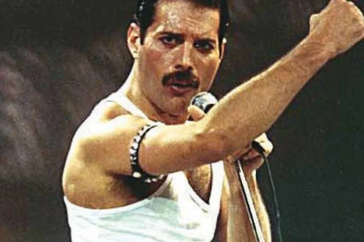 Astro durante show Live Aid, um dos maiores shows beneficentes (Divulgação/Capricho)