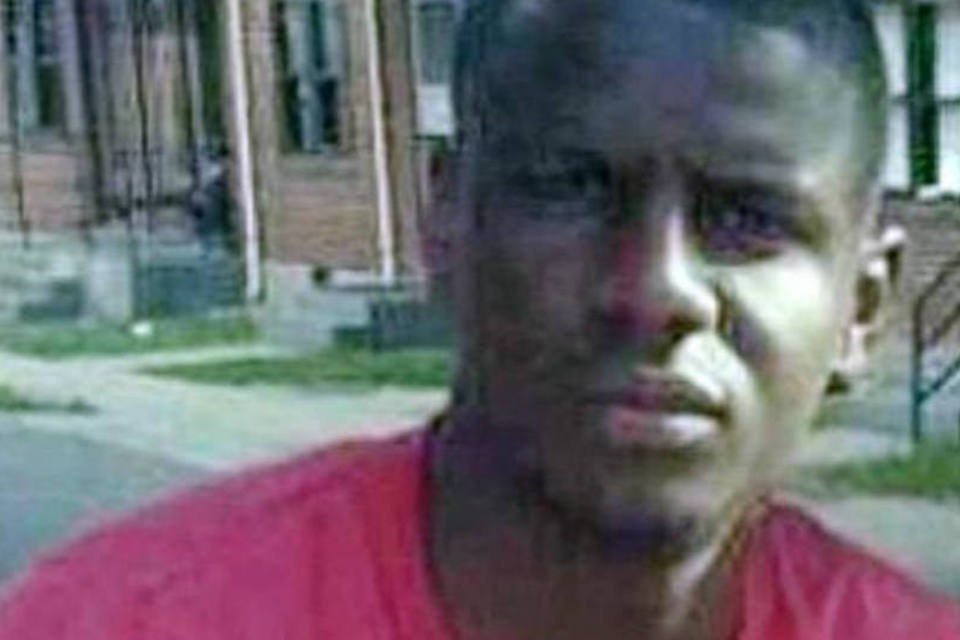 Justiça de Baltimore investiga morte de negro sob custodia