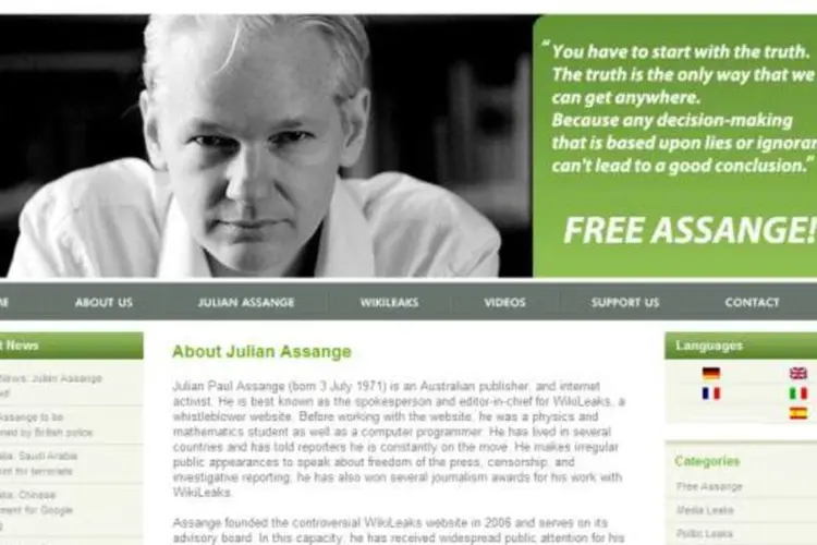 Site pede libertação de Julian Assange (Reprodução/FreeAssange.org)