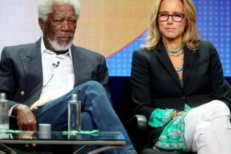Morgan Freeman e Tea Leoni falam durante apresentação da série Madam Secretary (Frederick M. Brown/AFP)