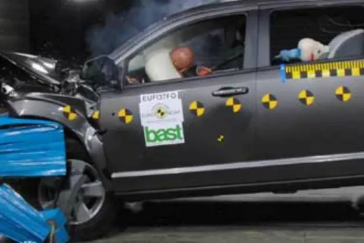 
	Crash-test: &nbsp;boneco amarelo ainda n&atilde;o morreu, continua a servir como garantia confi&aacute;vel nos testes de seguran&ccedil;a, mas seu uso pela ind&uacute;stria &eacute; cada vez menor
 (Divulgação)