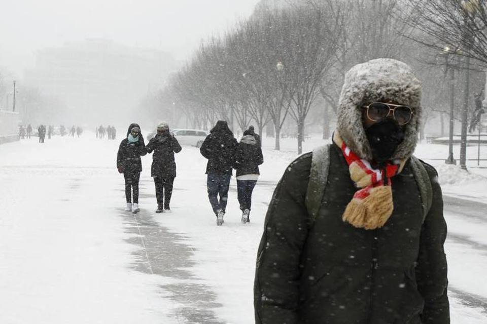 Nova tempestade de neve atinge costa leste dos EUA