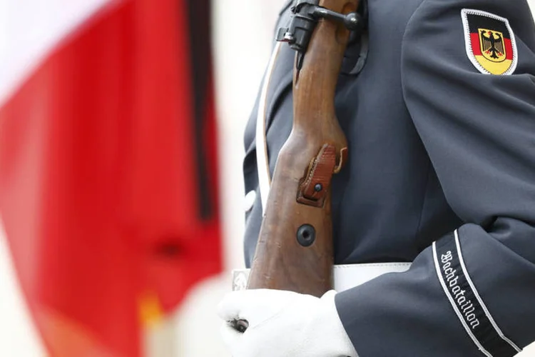 
	For&ccedil;as Armadas: &quot;o Ex&eacute;rcito tem que se modernizar em todos os aspectos&quot;, declarou a ministra
 (Kai Pfaffenbach / Reuters)