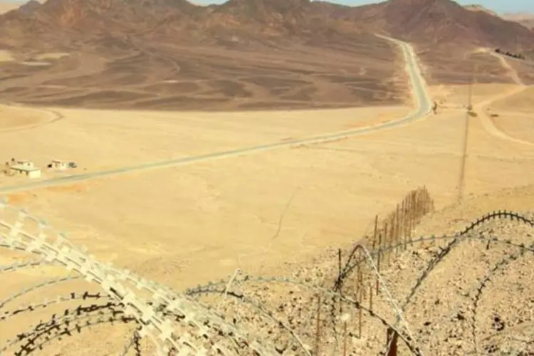 
	Fronteira entre o Egito e Israel: estradas do pa&iacute;s &aacute;rabe s&atilde;o conhecidas pela inseguran&ccedil;a
 (Getty Images)