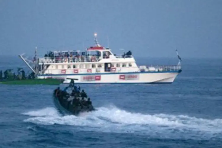 Frota de ajuda humanitária interceptada por Israel: brasileira não vai admitir que entrou ilegalmente no país pois foi presa em águas internacionais (Uriel Sinai/AFP)