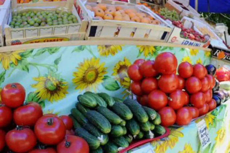Os preços dos produtos caíram 35% desde o início da crise, segundo a Federação Espanhola de Produtores-Exportadores de Hortaliças e Frutas (Natalia Kolesnikova/AFP)