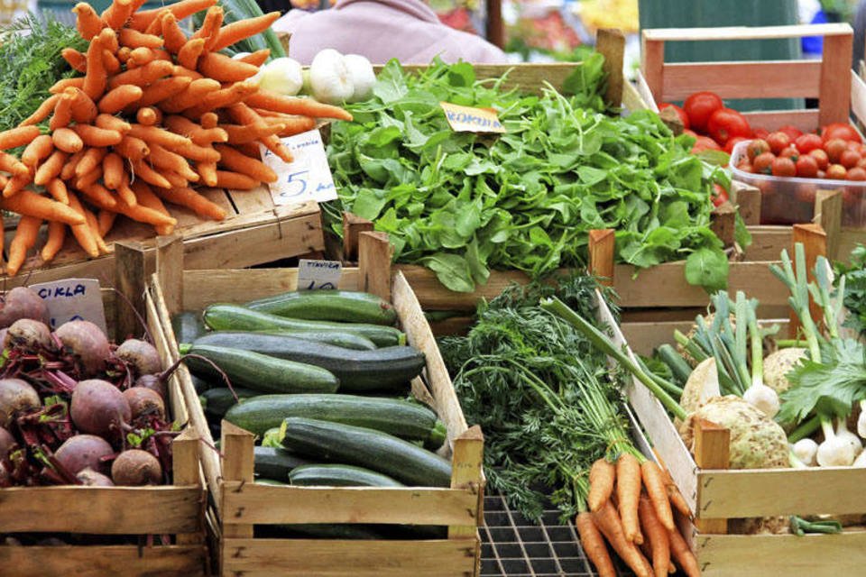 Preços globais de alimentos caem 1,6% em novembro, diz FAO