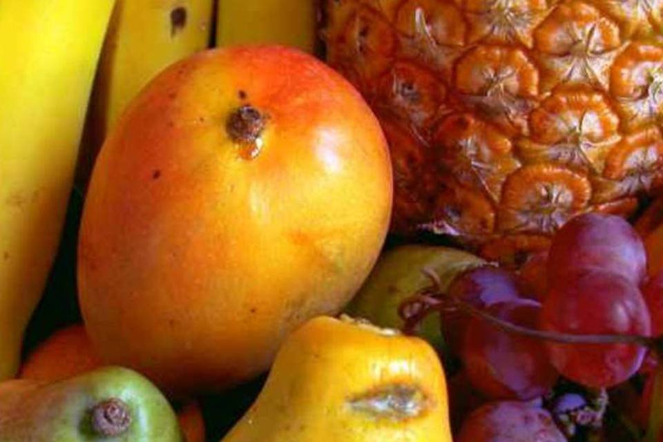 Até frutas já são mais caras no Brasil que nos EUA