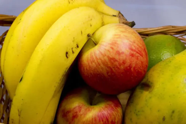 Cesta de frutas: no grupo alimentação, os produtos in natura e semielaborados tiveram alta de 9,16% (Marcos Santos/USP Imagens)