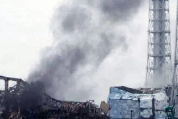 
	Fuma&ccedil;a observada no reator tr&ecirc;s de Fukushima: o terremoto e tsunami que devastaram o nordeste do Jap&atilde;o em 2011 provocaram na central o pior acidente nuclear desde Chernobyl&nbsp;
 (TEPCO via JIJI PRESS/AFP)