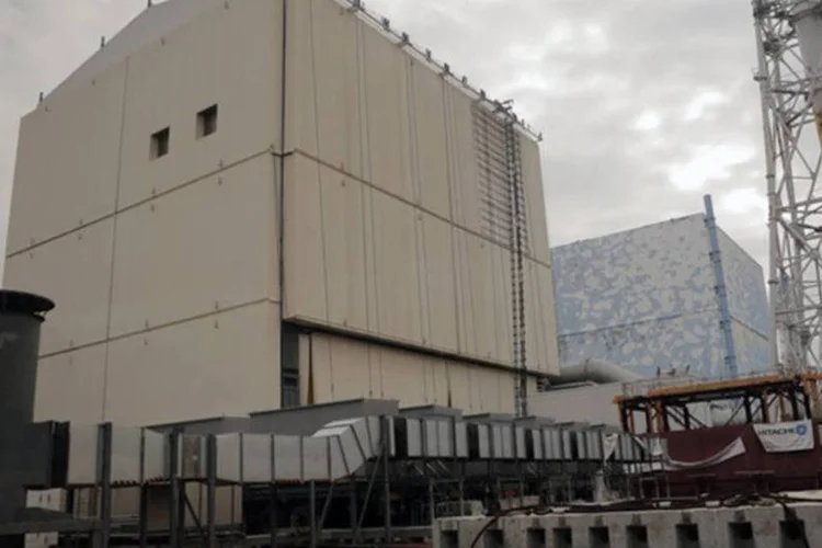 
	Reatores da usina nuclear de Fukushima Dai-ichi: o incidente de Fukushima contaminou uma ampla regi&atilde;o e levou 160 mil pessoas a deixar suas casas
 (Itsuo Inouye/AFP)
