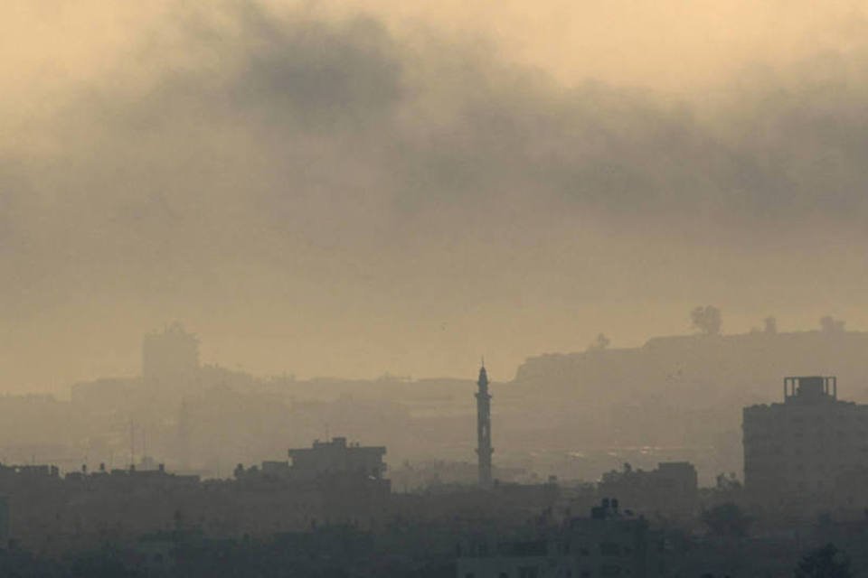 Israel bombardeia prédios mais altos da Faixa de Gaza
