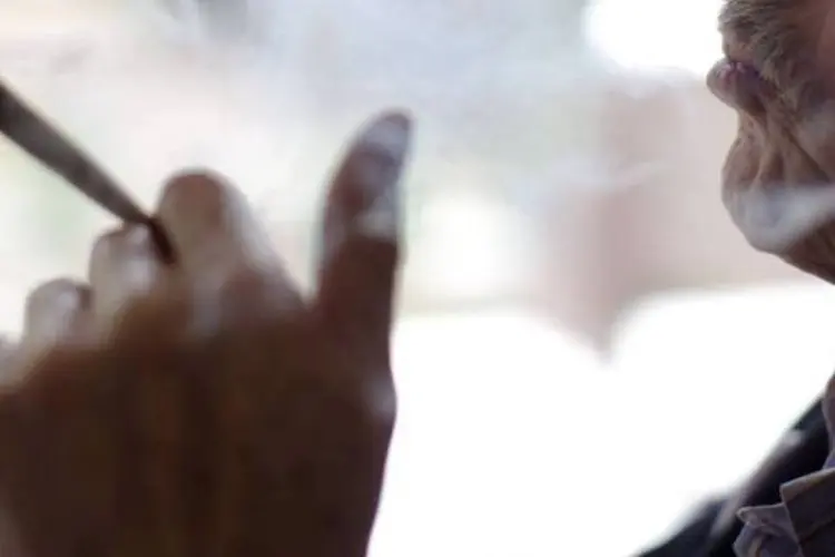 
	Fumante de maconha: os dependentes, pelo anteprojeto, ter&atilde;o que se submeter a processo de reeduca&ccedil;&atilde;o e fazer trabalhos comunit&aacute;rios
 (Uriel Sinai/Getty Images)