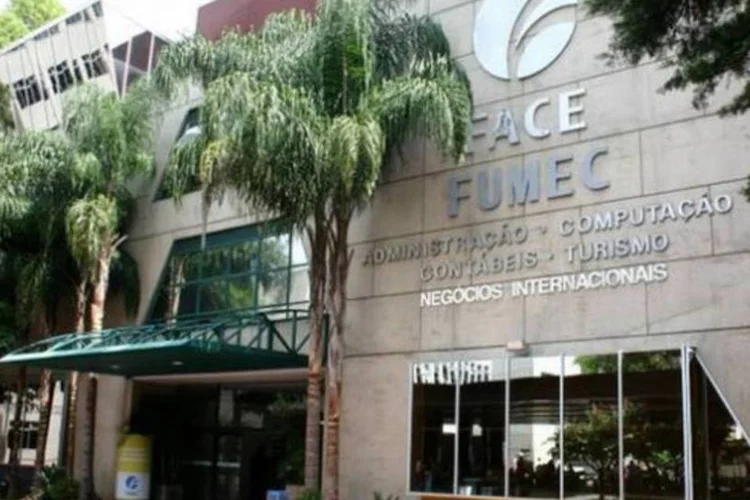 O ataque ocorreu na noite de ontem. Segundo a Polícia Militar, a jovem foi atacada por trás dentro de um banheiro no prédio da Faculdade de Ciências Empresariais (Divulgação)