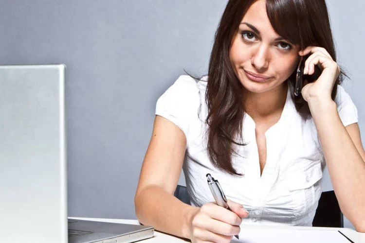 O crítico contínuo sempre encontra falhas nos outros e raramente oferecem elogios (Thinkstock)