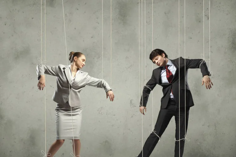 
	Marionetes: se voc&ecirc; centraliza demais as deci&ccedil;&otilde;es, sua equipe tem pouco espa&ccedil;o para criar e sugerir novas ideias
 (Thinkstock)