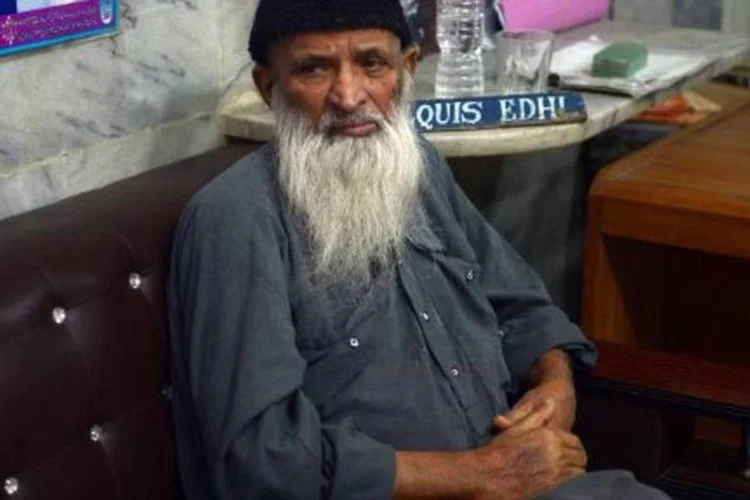 O fundador do Centro Edhi, Abdul Edhi: ladrões ameaçaram o fundador da organização (Rizwan Tabassum/AFP)
