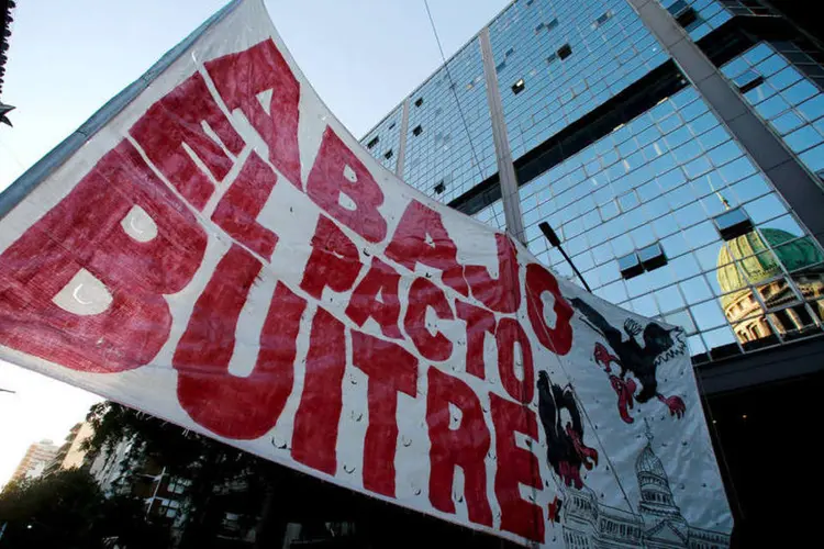 
	Fundos abutres: com o apoio de opositores moderados, o acordo do governo de Macri obteve 165 votos a favor
 (Marcos Brindicci / Reuters)