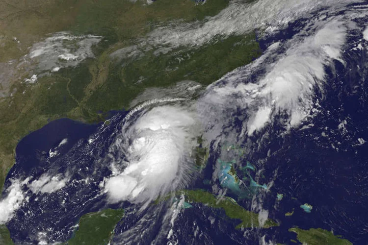 
	Furac&atilde;o: Hermine se desloca rumo ao nornoreste com uma velocidade de transla&ccedil;&atilde;o de 14 milhas por hora
 (NASA / Reuters)