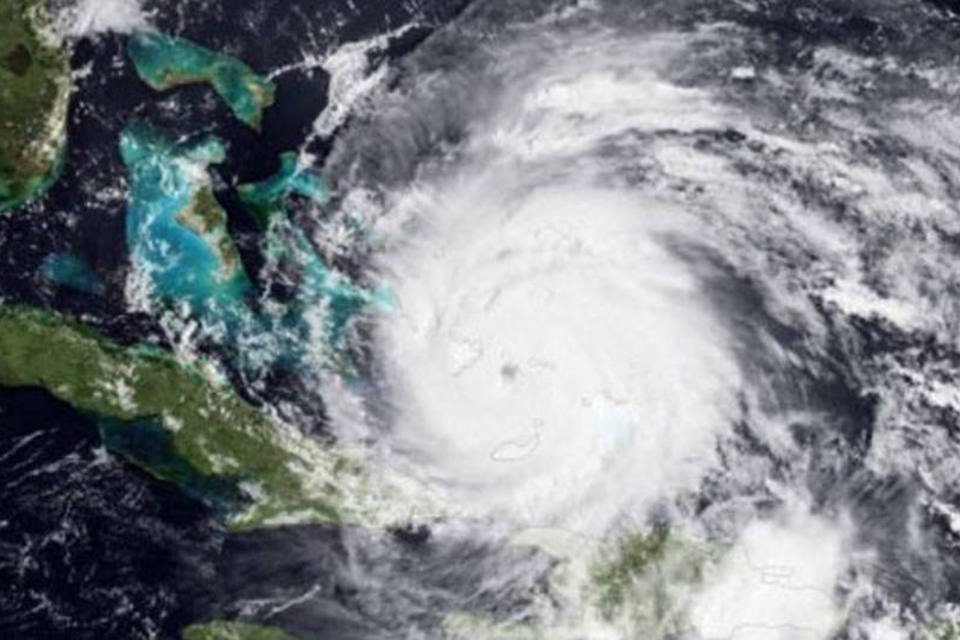 EUA: estado de Nova York declara emergência por furacão Irene