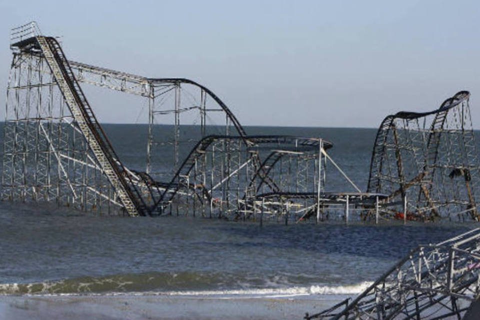 
	Destrui&ccedil;&atilde;o causada pela tormenta ao Casino Pier, no Seaside Park, Nova Jersey
 (REUTERS World)