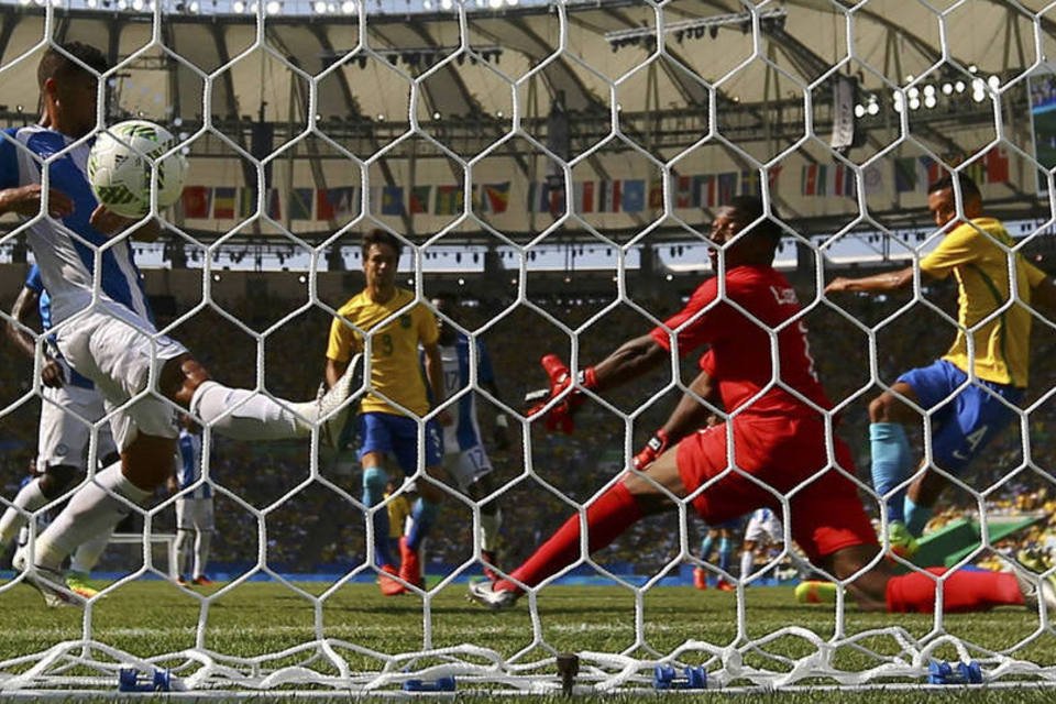 Brasil goleia Honduras e buscará ouro inédito no futebol