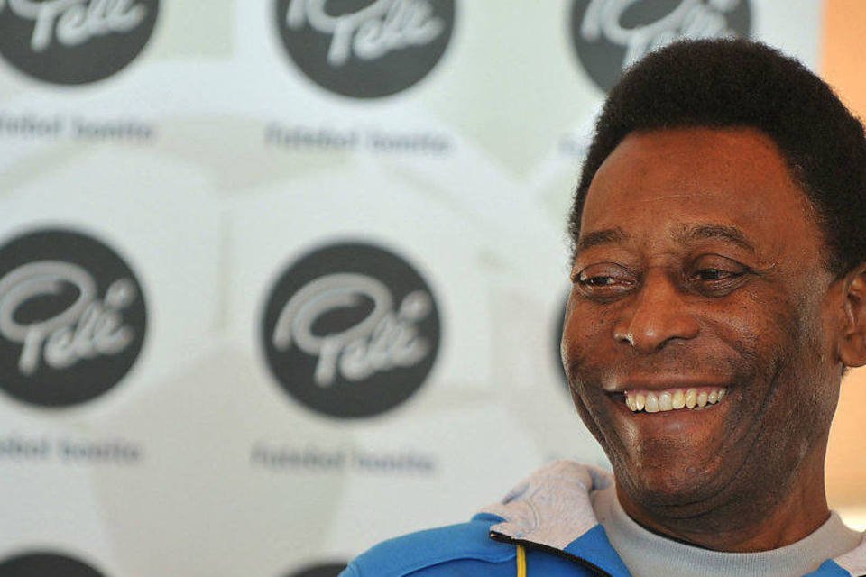Pelé apoia Champagne em disputa presidencial da Fifa