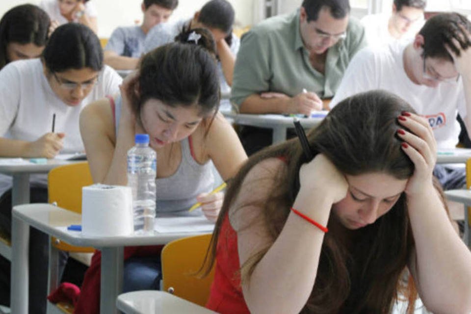 Aluno de SP quer unir estudo e emprego, diz pesquisa