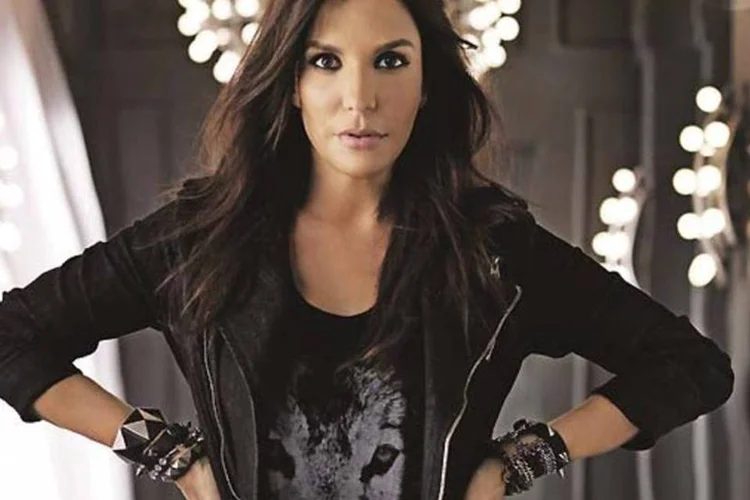 
	Ivete Sangalo: depois da inaugura&ccedil;&atilde;o com seu show, o desabadamento de uma fachada
 (DIVULGACAO)