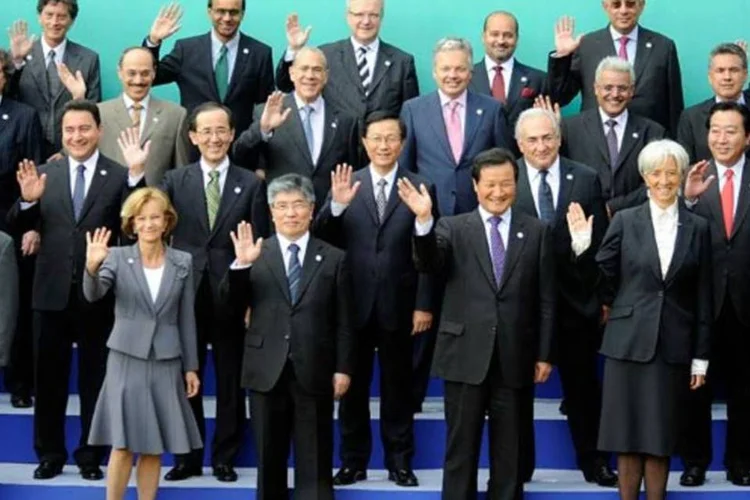 Ministros das Finanças e presidentes dos Bancos Centrais do G20 reunidos (Getty Images)