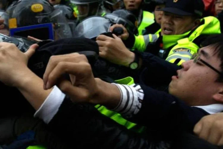 Reunião do G20: do lado fora, manifestações; do lado de dentro, ainda falta acordo (ARQUIVO/GETTY IMAGES)
