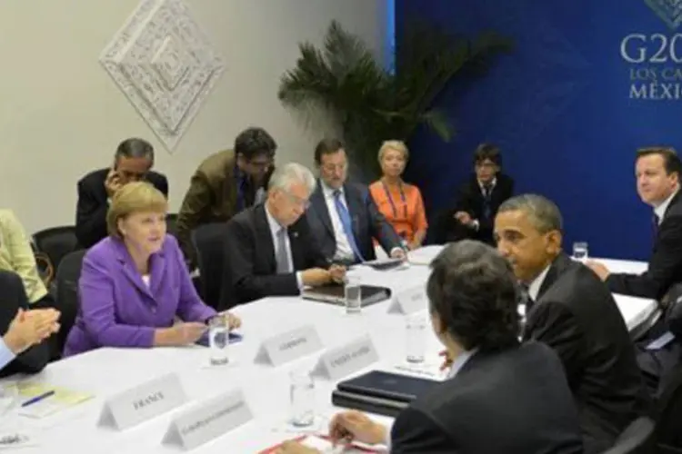Principais líderes do G20 reunidos em Los Cabos: os presidentes e chefes de Estado do G20 concordaram em dar um respaldo aos membros europeus do grupo (Diego Crespo/Moncloa/AFP)