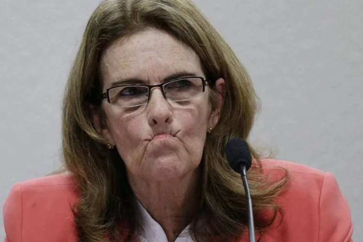 
	Gra&ccedil;a Foster: na contram&atilde;o, Renan Calheiros elogiou o desempenho de Gra&ccedil;a durante a audi&ecirc;ncia, que durou mais de seis horas
 (REUTERS/Ueslei Marcelino)