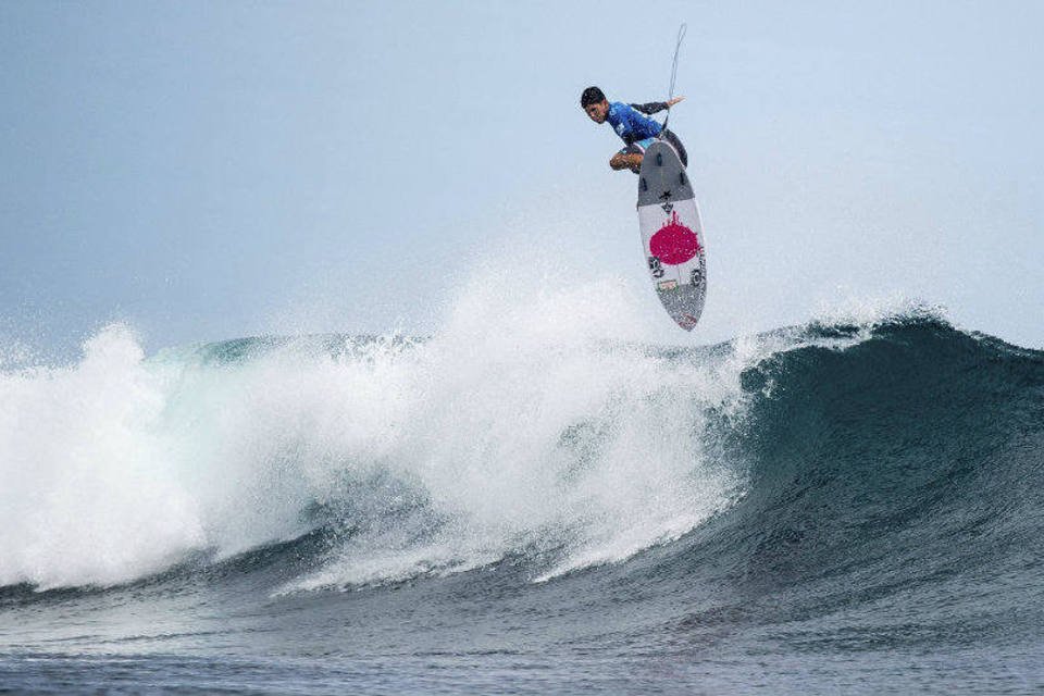 "Quero ser melhor que Kelly Slater", diz Gabriel Medina