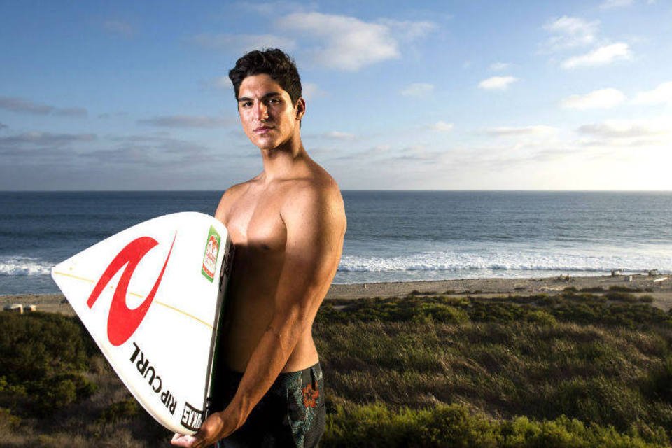 Gabriel Medina fecha parceria com Samsung