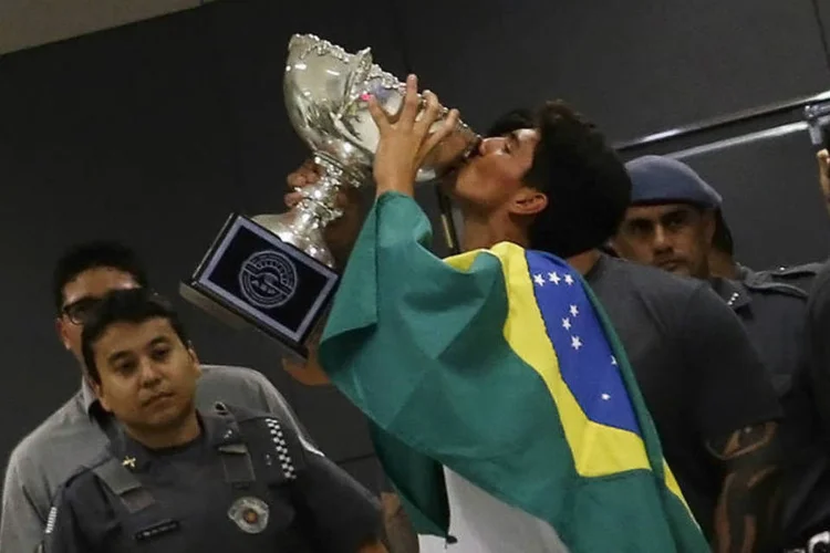
	Medina: &quot;N&atilde;o me importa o dinheiro, estou louco para competir&quot;
 (Nacho Doce/Reuters)