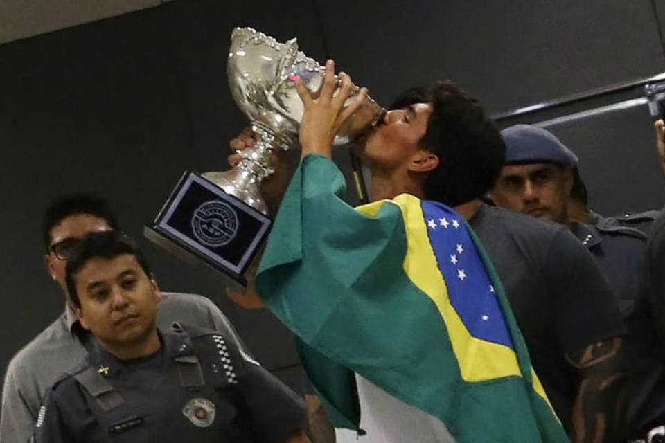 De volta ao Brasil, Medina confessa que teve medo de perder
