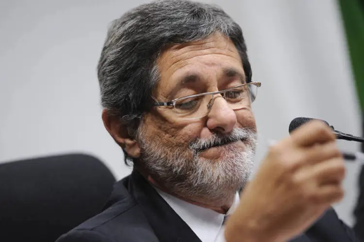 
	CPI da Petrobras ouve S&eacute;rgio Gabrielli, ex-presidente da estatal
 (Pedro França/Agência Senado)