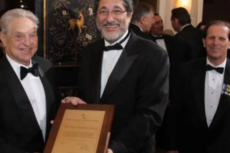 Presidente da Petrobras, José Sérgio Gabrielli, recebeu o prêmio Personalidade do Ano de 2009 (.)
