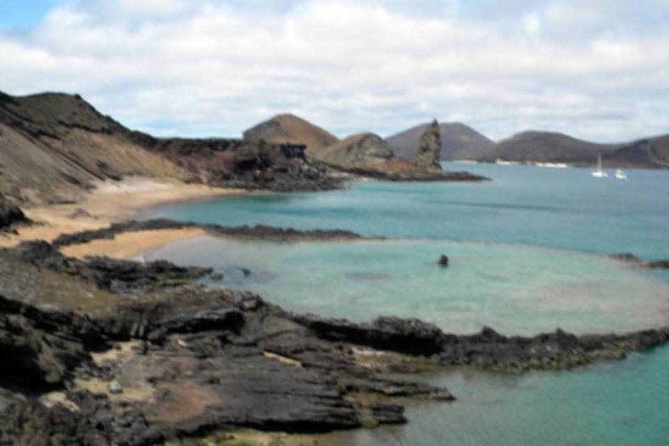 Vulcão entra em erupção em Galápagos