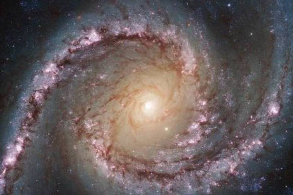 Poeira foi vital para criação de galáxias, diz estudo