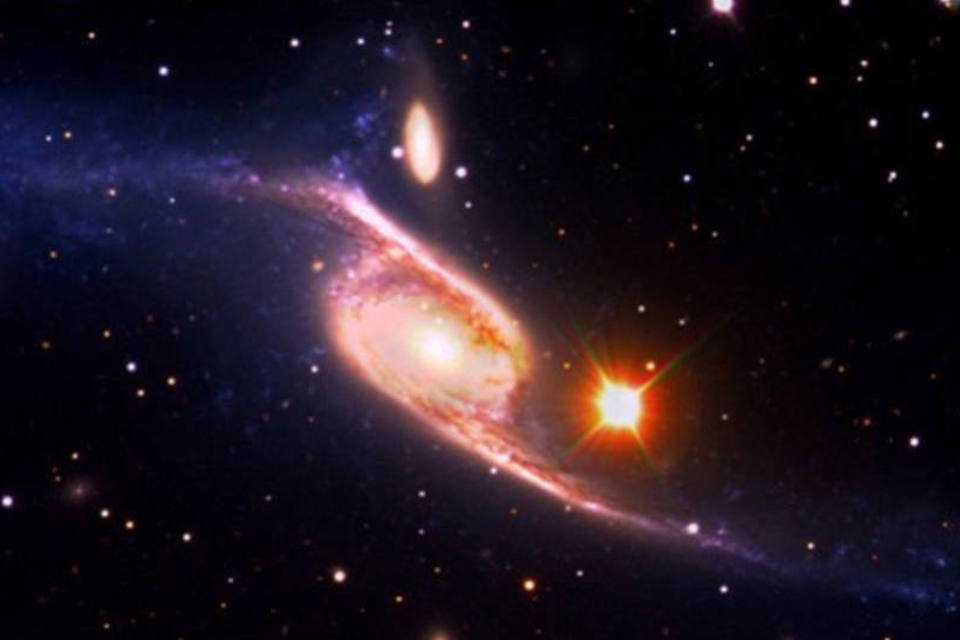 Brasileiros detectam a maior galáxia espiral já registrada