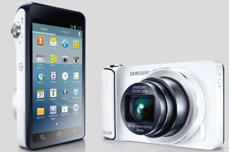 Samsung Galaxy Camera: câmera roda Android 4.1, conta com acesso à internet via Wi-Fi ou 3G e ainda realiza o backup automático dos arquivos na nuvem (Samsung)