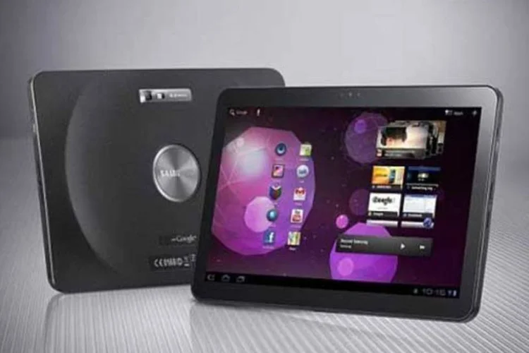 Galaxy Tab 10.1: segundo a Apple, a empresa sul-coreana copia em sua linha de smartphones e tablets eletrônicos o design e as funções do iPhone e do iPad (Divulgação)