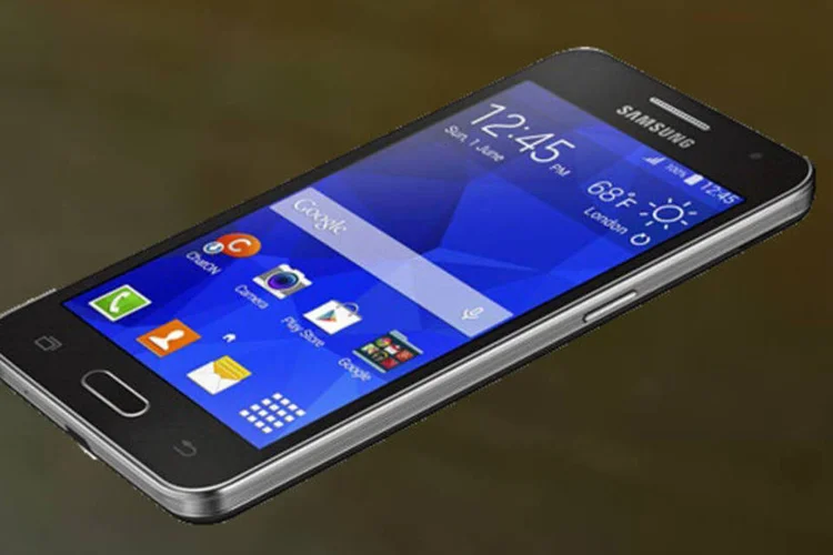 
	Galaxy Core II: smartphone da Samsung pesa 138 gramas e conta com c&acirc;mera de 5 MP
 (Montagem/Divulgação/EXAME.com)